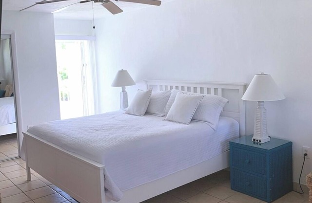 Beachside Unit 28 - Key Colony