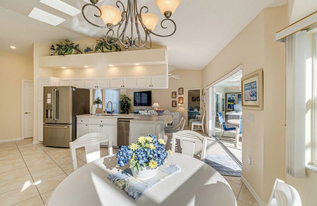 Beachy Port Charlotte Home w/ Hot Tub & Pool!