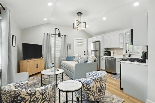Beacons' Nest, Valpo U, Downtown & Dunes