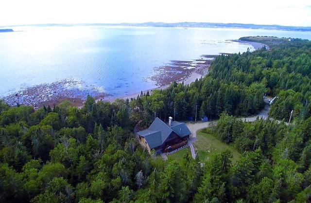 Bear Beach Maine! Oceanfront Log Cabin, plage de sable isolée, couchers de soleil et sauna