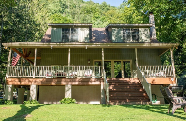 Bear Bottom Lodge - Now with WiFi!!