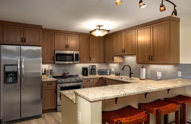 Bear Claw 408 - Ski-in Ski-out Condo!