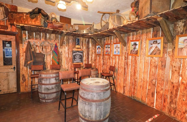 Bear Claw Lodge