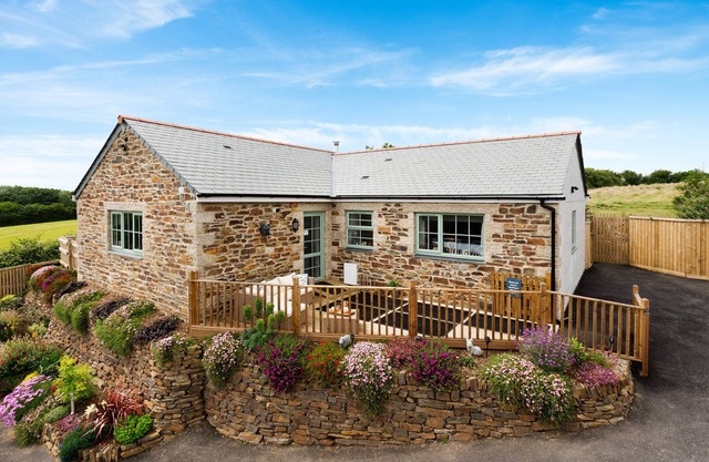 BEAR COTTAGE, Animaux acceptés, avec bain à remous à Truro, Ref 1012424