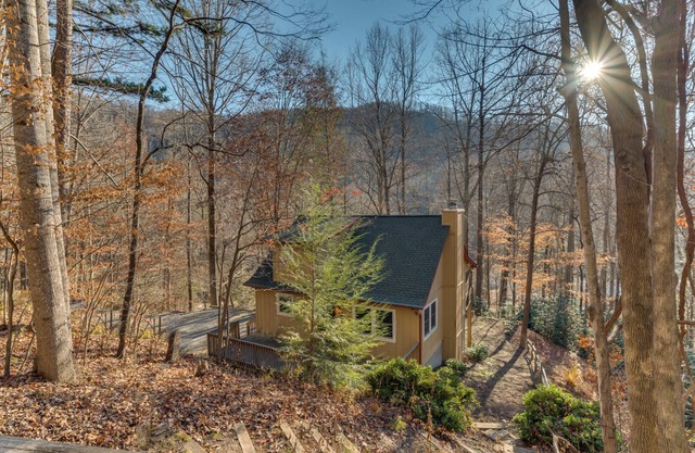 Bear Creek Cabin | Entouré par la nature | 25 min. à TIEC | 40 min. à Asheville