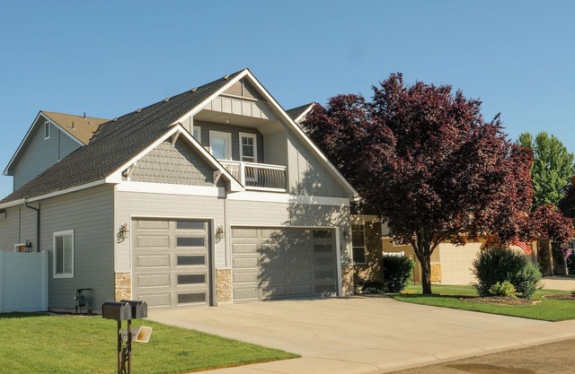 Large Clubhouse+Roaring Springs+Bear Creek Park