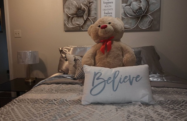 Bear Habitat-11A - Entire Mobile Home - Book now for a bear-y wonderful stay!