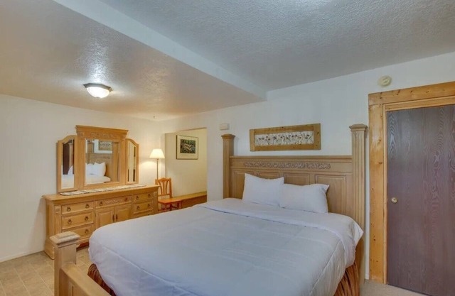 , Close to Garden City and North Beach