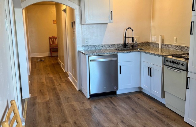 2 Bedroom Apartment 10 min to North Beach Close to Garden City