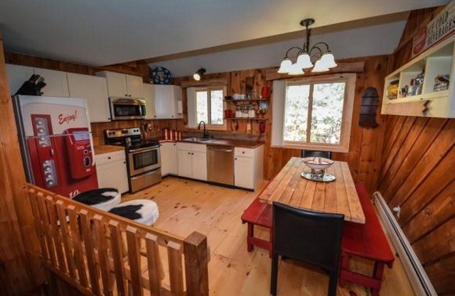 Mount Snow Townhome - Courts de tennis, piscine et foyer!