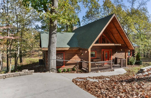 Bear Foot Lodge - Escapade parfaite avec bain à remous!