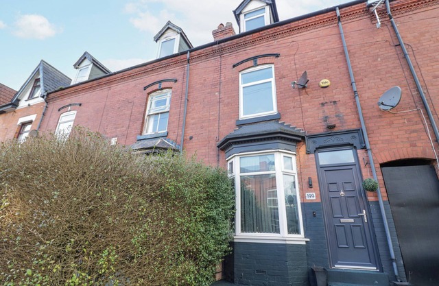 BEARWOOD BOUTIQUE STAY, family friendly, with a garden in Birmingham