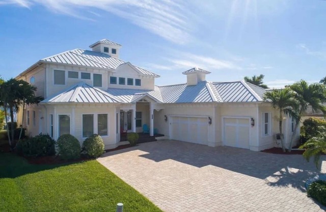 Villa / Riverfront / Piscine / Spa / 4BR / 2story