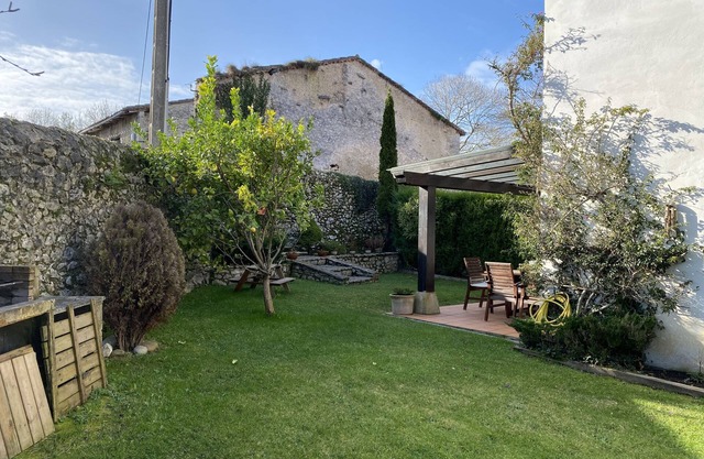 Belle maison avec jardin dans un village de Cantabrie