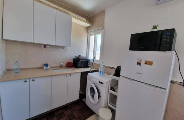 Beau studio clair centre Netanya proximité de tout