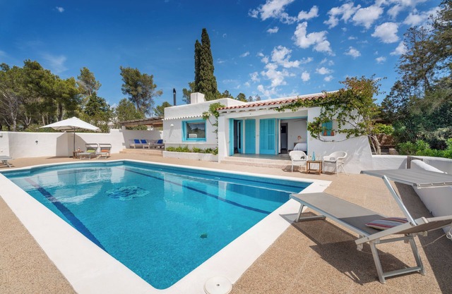 Belle villa pour 6 avec grande piscine, vue mer et coucher de soleil dans les collines de San Jose