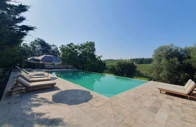 Beautiful private villa with private pool, WIFI, A/C, terrace and parking, close to San Gimignano