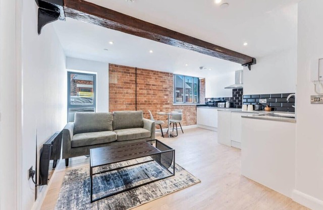 Characterful 1 Bed Apartment in Burton-on-Trent