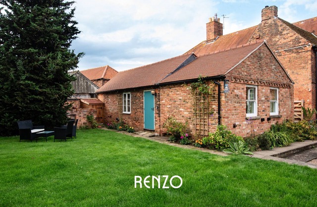 Beautiful 1-bed Cottage in Nottingham by Renzo, Stunning Countryside Location!