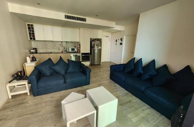 BEAUTIFUL 1 BEDROOM APARTMENT WITH CARPARK