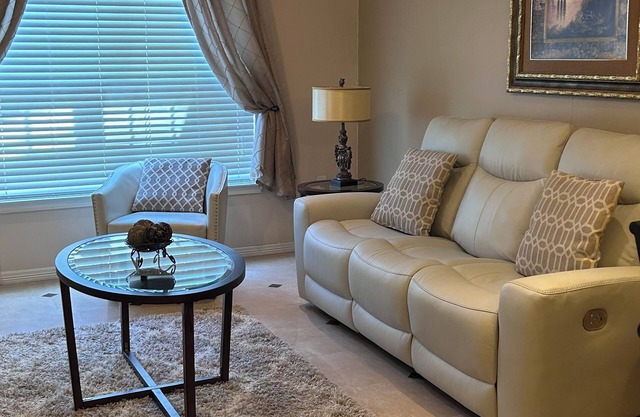 Beautiful 1-bedroom Condo