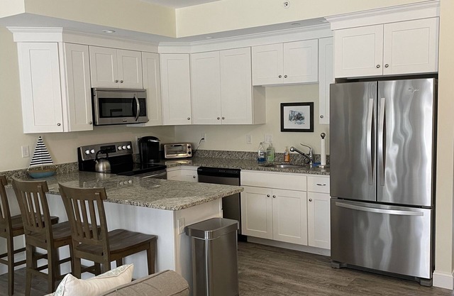 Beau condo de luxe 1 chambre pouvant accueillir jusqu'à 4, bloc à la plage