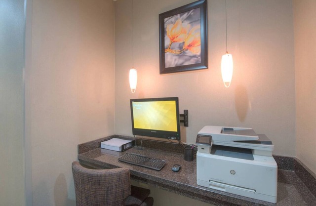Beautiful 1-Bedroom Studio in Buckhead/Lenox area!