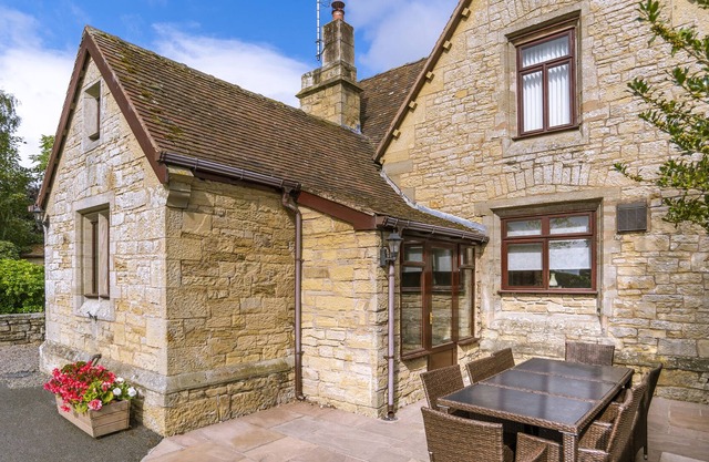 Belle 19e Cottage Century Stone