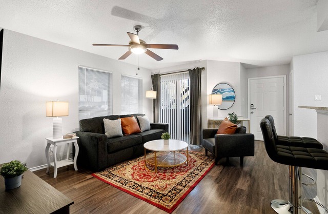 Beautiful 1BD/1BA in University Hills 8173