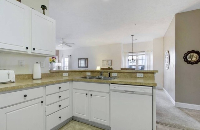 Belle 1er étage 3 BR, 2 BA villa dans souhaitable Windsor Vert