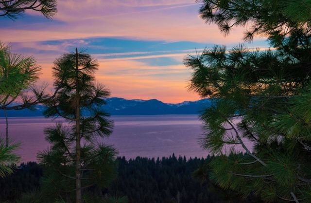 Beautiful 2 bedroom condo with LAKE VIEWS, sleeps 6- Incline Village, Nevada