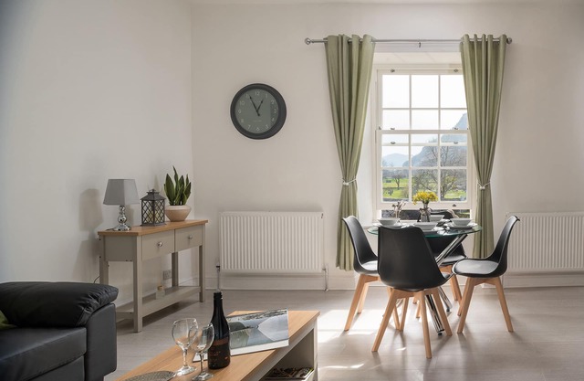 Beautiful 2 Bedroom Apartment