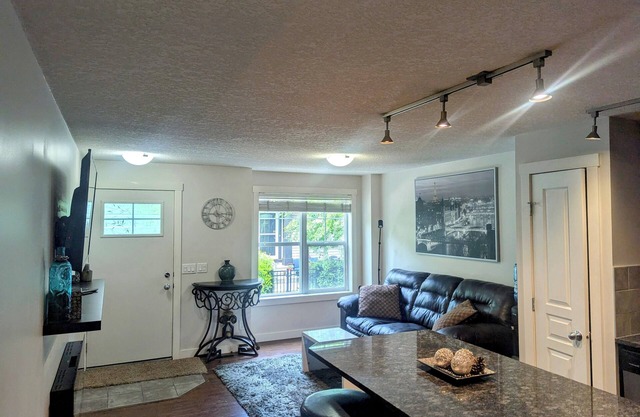 BEAUTIFUL 2 BEDROOM BUNGALOW WITH GARAGE