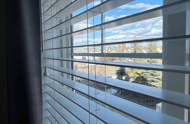 Beautiful 2 bedroom home oasis in Country Hills