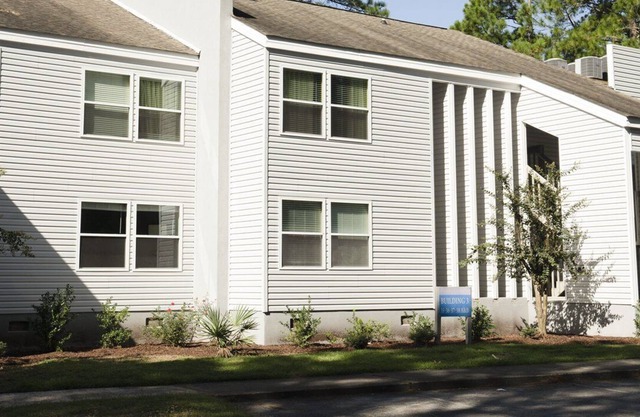 Beautiful 2 bedroom unit at resort, sleeps 8