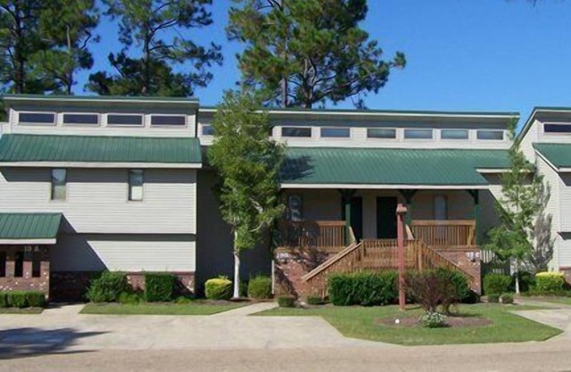 Beautiful 2 bedroom unit at resort, sleeps 6
