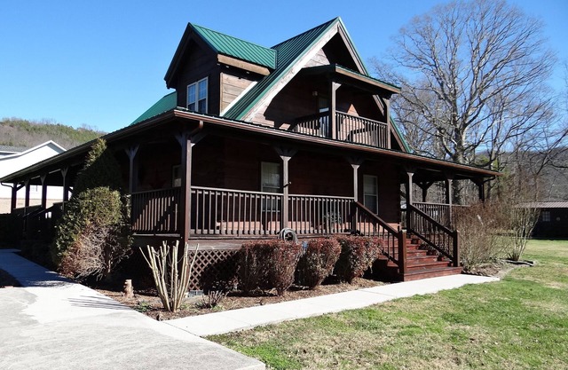 Wears Valley, Mountain Veiw, Great Location, No Mountain Roads, Large Yard