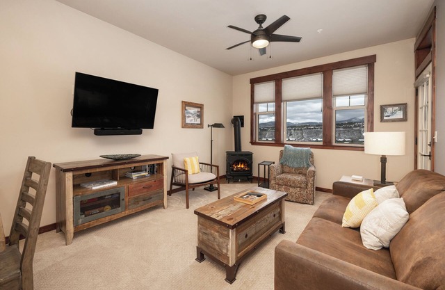 Beautiful pet friendly 2 bedroom with amenities