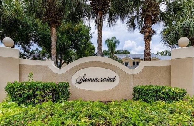 Beautiful 2 Br. Condo (72595) by Houzlet