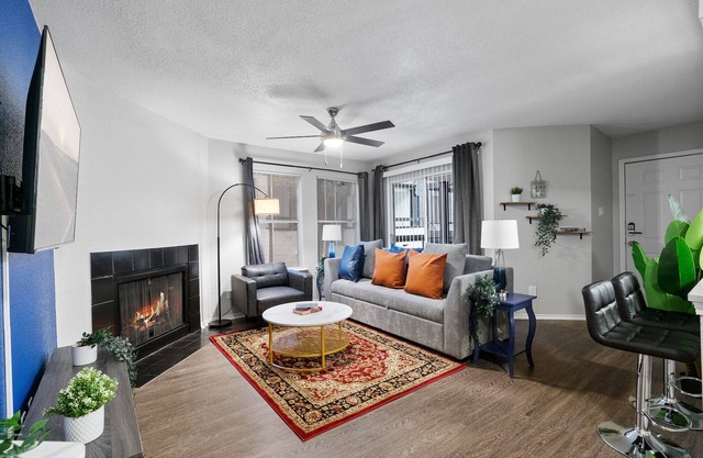 Beautiful 2BD/2BA in University Hills 7643
