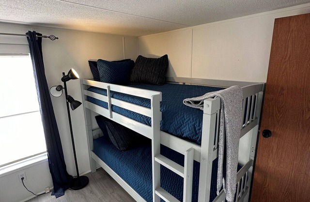 beautiful 2bedroom 2 bath mobile home with all comfort to make you feel it home