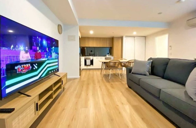 Beautiful 2BR Apt in Adelaide CBD with Pool-Gym-BBQ