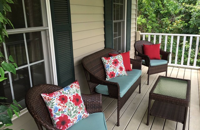 Belle 3/2 Treetop Home In Black Mountain ~ Walk To Lac Tomahawk!