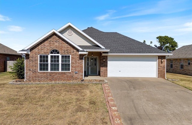 Beautiful 3 bed, 2 bath home near Crystal Bridges