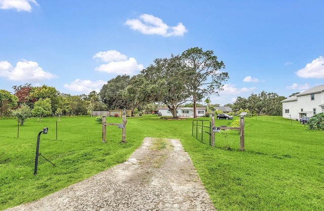 Beautiful 3 bed,2 bath Mobile home near Lake Nona and Medical City on 1.5 acres