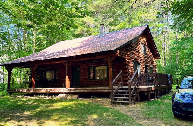 Beautiful 3 Bedroom Log Cabin - White Mountains
