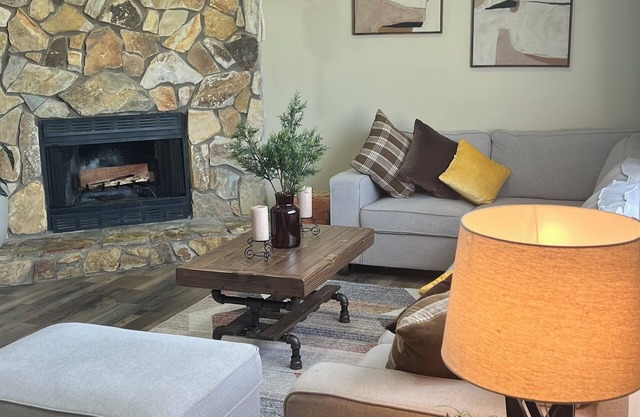 Beautiful 3-bedroom townhome in amazing Greenville SC