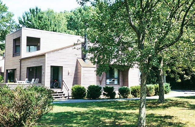 Beautiful 3 bedroom unit at resort, sleeps 8