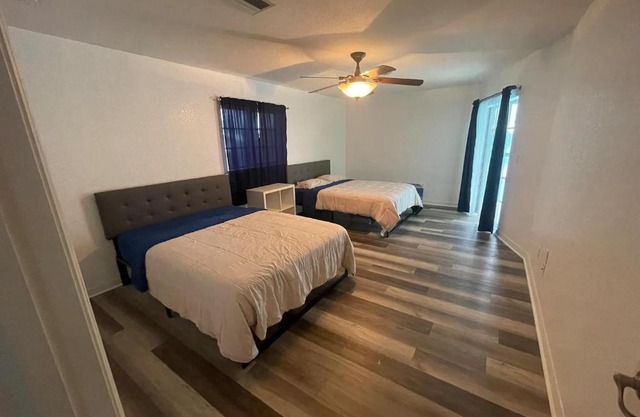 Beautiful 3 bedroom home with pool Internal name: Barker house