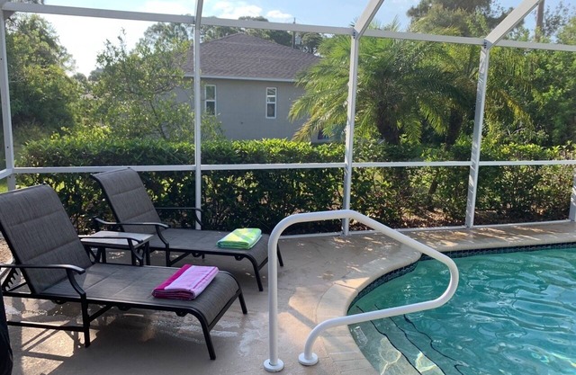 Beautiful 3 Br/2 Bath House w/ Private Pool Heated! Close to beaches!